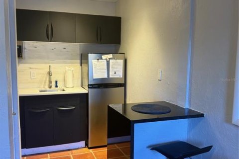 Commercial property in Sarasota, Florida 27.31 sq.m. № 2234038 - photo 10