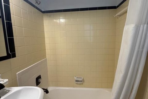 Commercial property in Sarasota, Florida 27.31 sq.m. № 2234038 - photo 25