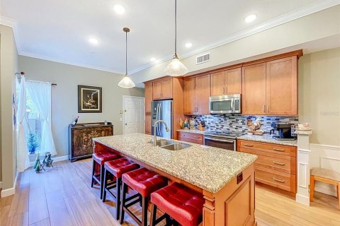 Townhouse in Palm Harbor, Florida 3 bedrooms, 264.21 sq.m. № 2196388 - photo 11