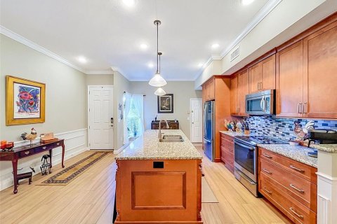 Townhouse in Palm Harbor, Florida 3 bedrooms, 264.21 sq.m. № 2196388 - photo 12