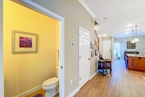 Townhouse in Palm Harbor, Florida 3 bedrooms, 264.21 sq.m. № 2196388 - photo 9