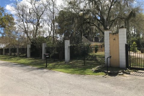 Duplex in Ocala, Florida 9 bedrooms, 433.48 sq.m. № 1784690 - photo 3