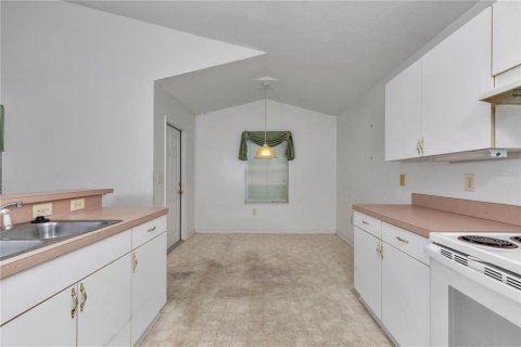 House in Ocala, Florida 2 bedrooms, 104.14 sq.m. № 2142695 - photo 9