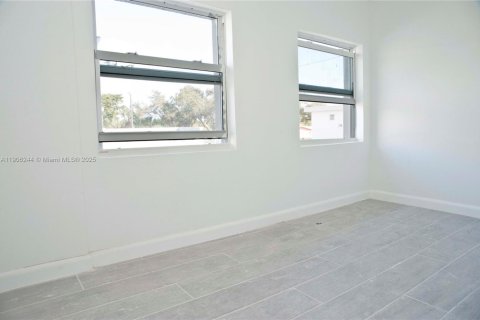 House in Hollywood, Florida 2 bedrooms, 60.39 sq.m. № 1956893 - photo 14