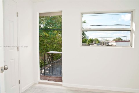 House in Hollywood, Florida 2 bedrooms, 60.39 sq.m. № 1956893 - photo 18