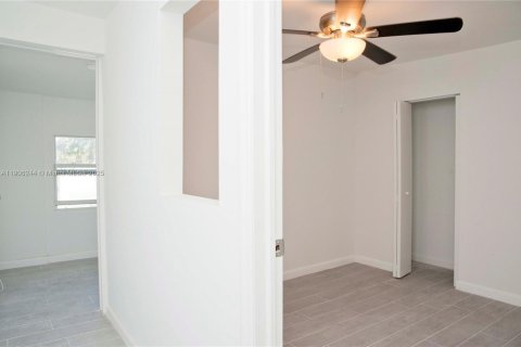 House in Hollywood, Florida 2 bedrooms, 60.39 sq.m. № 1956893 - photo 11