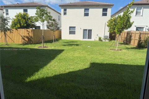 Villa ou maison à louer à Homestead, Floride: 3 chambres № 1956913 - photo 4