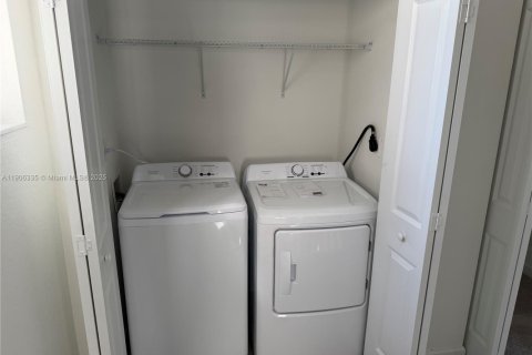 Villa ou maison à louer à Homestead, Floride: 3 chambres № 1956913 - photo 8