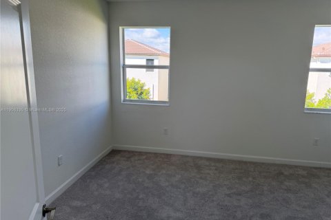 Villa ou maison à louer à Homestead, Floride: 3 chambres № 1956913 - photo 10