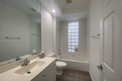 Снять в аренду виллу или дом в Уэстон, Флорида 4 спальни, 281.22м2, № 2066699 - фото 27