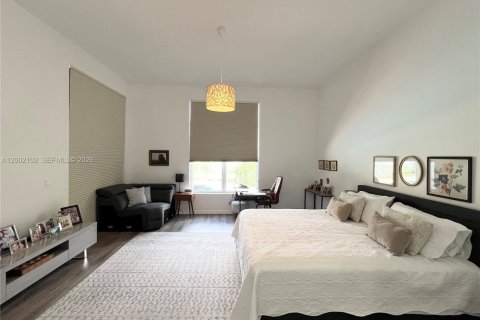 Снять в аренду виллу или дом в Уэстон, Флорида 4 спальни, 281.22м2, № 2066699 - фото 18