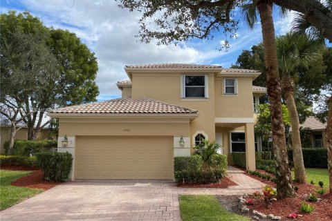 Снять в аренду виллу или дом в Уэстон, Флорида 4 спальни, 281.22м2, № 2066699 - фото 3