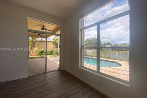 Снять в аренду виллу или дом в Уэстон, Флорида 4 спальни, 281.22м2, № 2066699 - фото 20