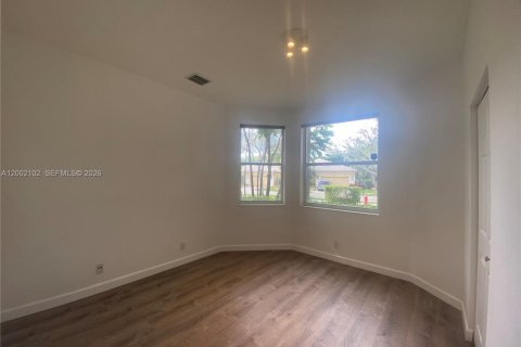 Снять в аренду виллу или дом в Уэстон, Флорида 4 спальни, 281.22м2, № 2066699 - фото 26