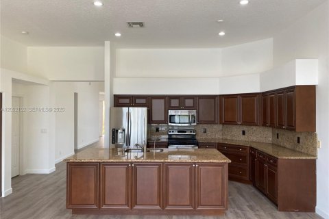 Снять в аренду виллу или дом в Уэстон, Флорида 4 спальни, 281.22м2, № 2066699 - фото 13