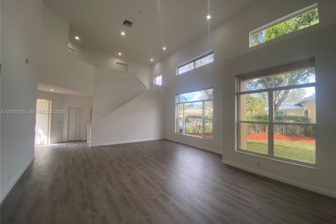 Снять в аренду виллу или дом в Уэстон, Флорида 4 спальни, 281.22м2, № 2066699 - фото 12