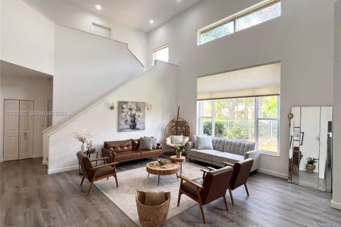 Снять в аренду виллу или дом в Уэстон, Флорида 4 спальни, 281.22м2, № 2066699 - фото 8