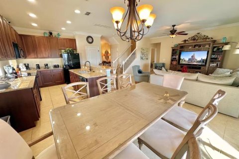 House in Davenport, Florida 6 bedrooms, 337.14 sq.m. № 2236284 - photo 12