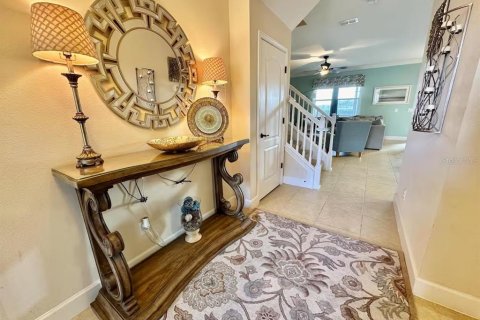 House in Davenport, Florida 6 bedrooms, 337.14 sq.m. № 2236284 - photo 8
