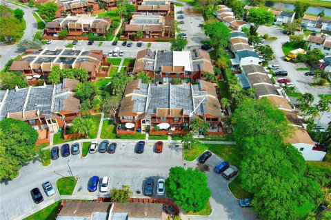 Купить таунхаус в Майами, Флорида 3 спальни, 143.07м2, № 2060406 - фото 16