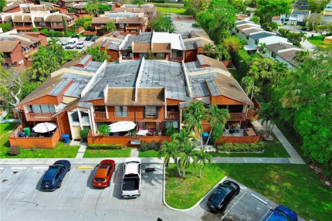 Купить таунхаус в Майами, Флорида 3 спальни, 143.07м2, № 2060406 - фото 2