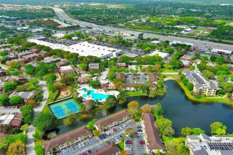 Купить таунхаус в Майами, Флорида 3 спальни, 143.07м2, № 2060406 - фото 19