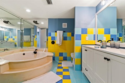 Купить таунхаус в Майами, Флорида 3 спальни, 143.07м2, № 2060406 - фото 12