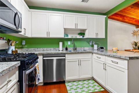 Купить таунхаус в Майами, Флорида 3 спальни, 143.07м2, № 2060406 - фото 8