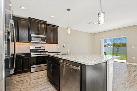 Touwnhouse à louer à Sanford, Floride: 4 chambres, 162.11 m2 № 2156428 - photo 7