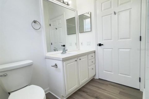 Condo in Orlando, Florida, 3 bedrooms  № 1766090 - photo 12