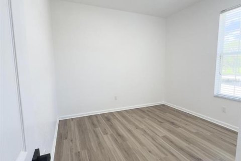 Condo in Orlando, Florida, 3 bedrooms  № 1766090 - photo 13