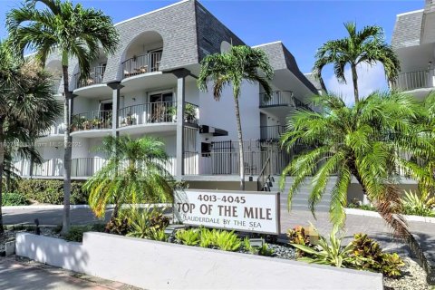 Снять в аренду кондоминиум в Лодердейл-бай-те-Си, Флорида 1 спальня, 73.39м2, № 1959643 - фото 1