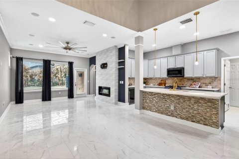 Villa ou maison à vendre à Fish Hawk, Floride: 4 chambres, 221.11 m2 № 2198016 - photo 10