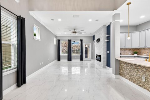 Villa ou maison à vendre à Fish Hawk, Floride: 4 chambres, 221.11 m2 № 2198016 - photo 9