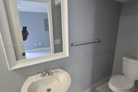 Villa ou maison à vendre à Miami, Floride: 4 chambres, 134.62 m2 № 2080516 - photo 10