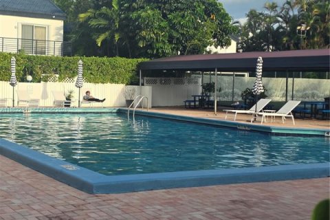 Villa ou maison à vendre à Miami, Floride: 4 chambres, 134.62 m2 № 2080516 - photo 6