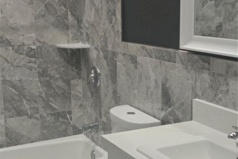 Villa ou maison à vendre à Miami, Floride: 4 chambres, 134.62 m2 № 2080516 - photo 18