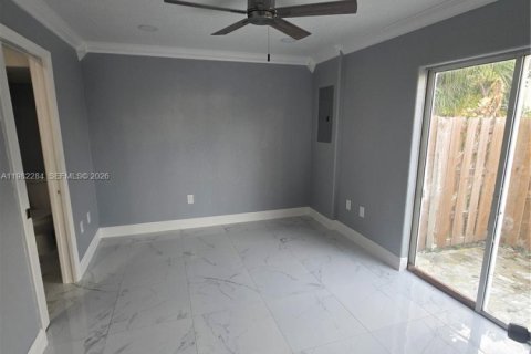 Villa ou maison à vendre à Miami, Floride: 4 chambres, 134.62 m2 № 2080516 - photo 11