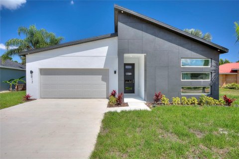Villa ou maison à Haines City, Floride 4 chambres, 166.3 m2 № 2431064