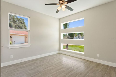 Villa ou maison à louer à Haines City, Floride: 4 chambres, 166.3 m2 № 2431064 - photo 10