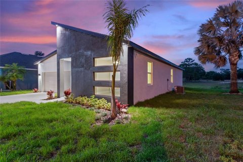 Villa ou maison à louer à Haines City, Floride: 4 chambres, 166.3 m2 № 2431064 - photo 4