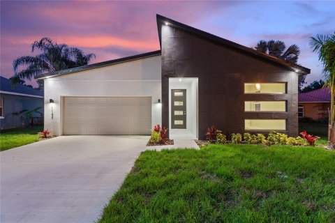 Villa ou maison à louer à Haines City, Floride: 4 chambres, 166.3 m2 № 2431064 - photo 2