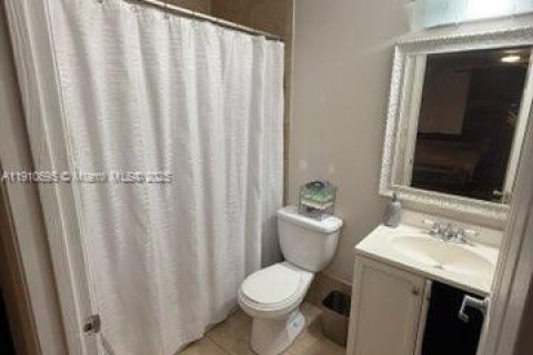 Touwnhouse à louer à Miami, Floride: 2 chambres, 102.19 m2 № 1965966 - photo 12