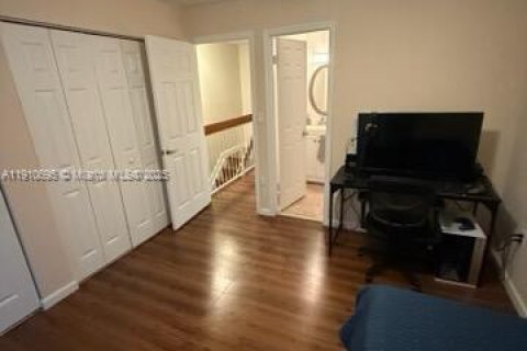 Touwnhouse à louer à Miami, Floride: 2 chambres, 102.19 m2 № 1965966 - photo 15