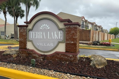 Touwnhouse à louer à Miami, Floride: 2 chambres, 102.19 m2 № 1965966 - photo 29