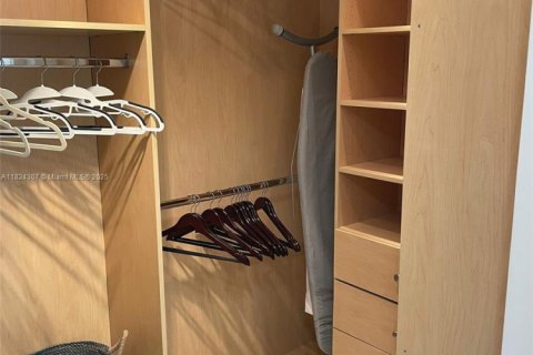 Copropriété à louer à Sunny Isles Beach, Floride: 3 chambres, 205.69 m2 № 1935252 - photo 19