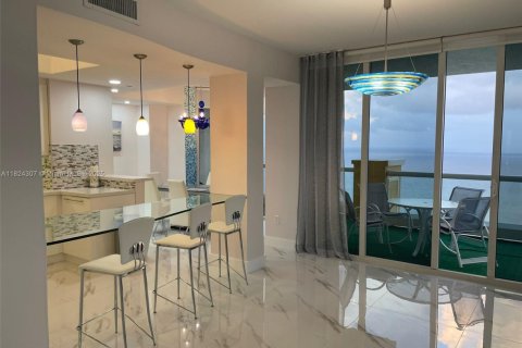 Copropriété à louer à Sunny Isles Beach, Floride: 3 chambres, 205.69 m2 № 1935252 - photo 7