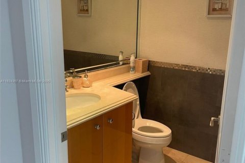 Copropriété à louer à Sunny Isles Beach, Floride: 3 chambres, 205.69 m2 № 1935252 - photo 27
