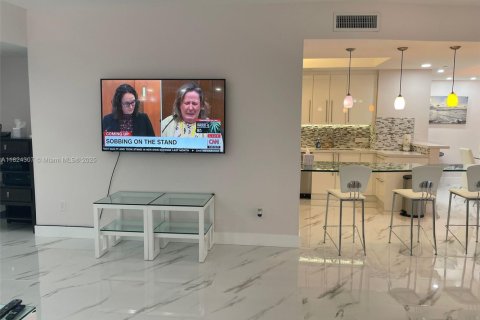 Copropriété à louer à Sunny Isles Beach, Floride: 3 chambres, 205.69 m2 № 1935252 - photo 6