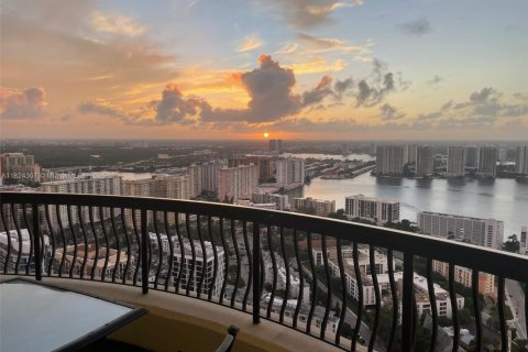 Copropriété à louer à Sunny Isles Beach, Floride: 3 chambres, 205.69 m2 № 1935252 - photo 28